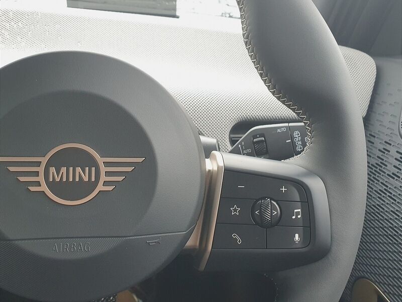 More views of MINI Hatch